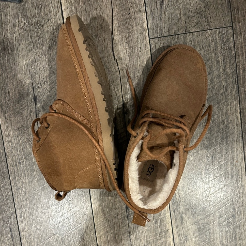 ugg neumel shoes size 9